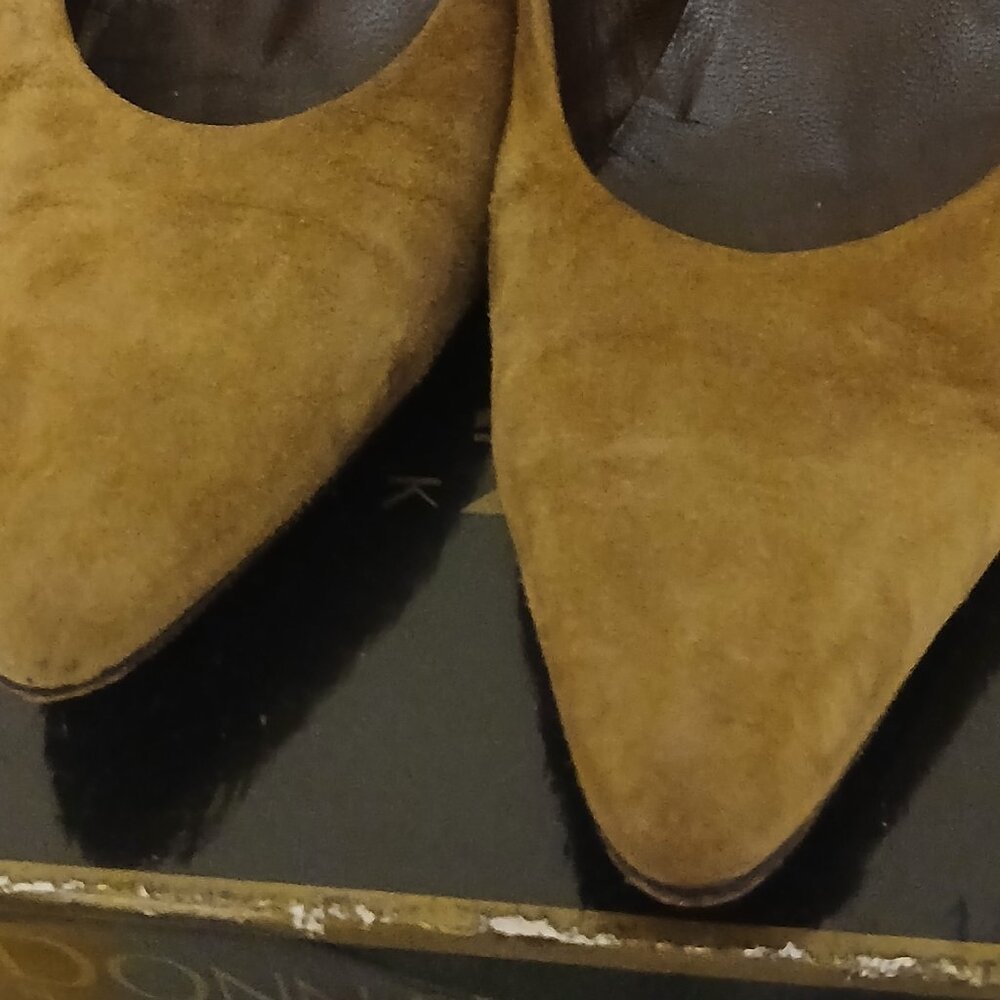 Donna Karen gold suede pumps, size 8